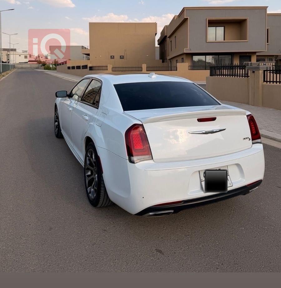 كرايسلر 300